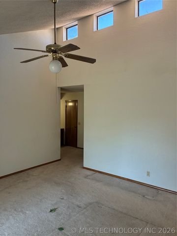 2305 W El Paso Court, Broken Arrow, OK 74012