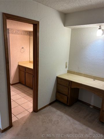 2305 W El Paso Court, Broken Arrow, OK 74012