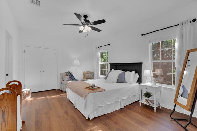 206 S Cowal DR, Spicewood, TX 78669