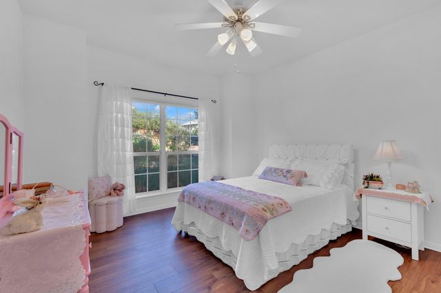 206 S Cowal DR, Spicewood, TX 78669