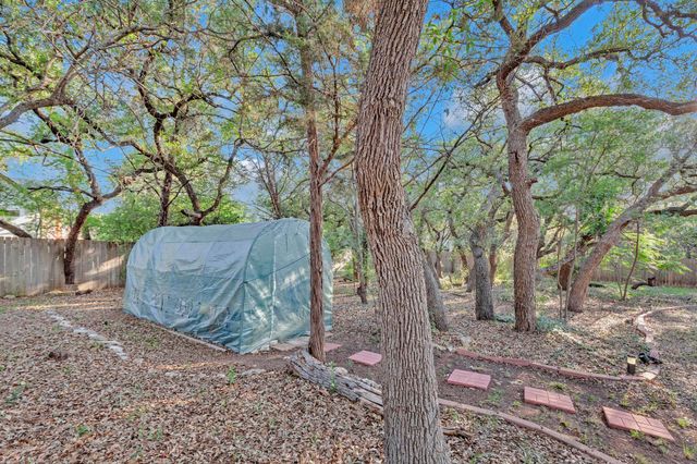 206 S Cowal DR, Spicewood, TX 78669