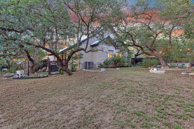206 S Cowal DR, Spicewood, TX 78669
