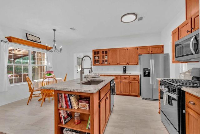 206 S Cowal DR, Spicewood, TX 78669