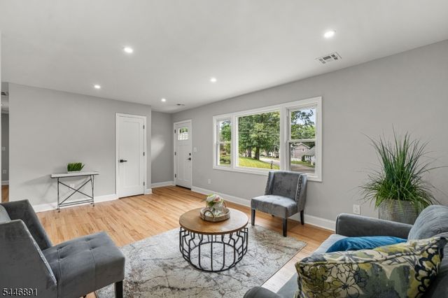 76 Dawn Ave, North Haledon Boro, NJ 07508