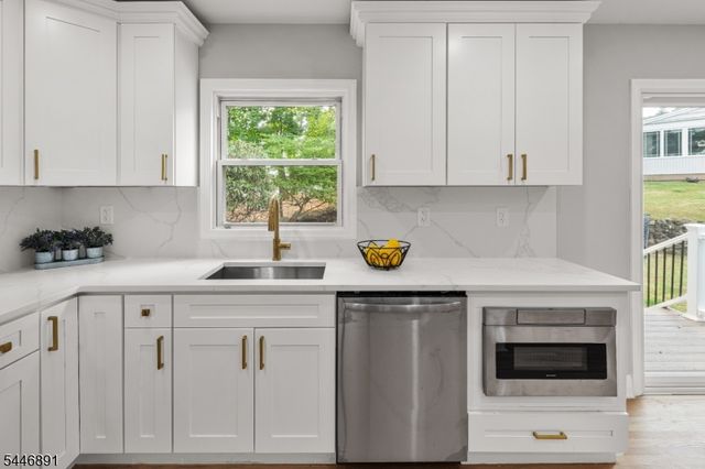 76 Dawn Ave, North Haledon Boro, NJ 07508