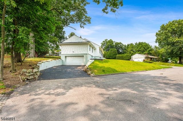 76 Dawn Ave, North Haledon Boro, NJ 07508