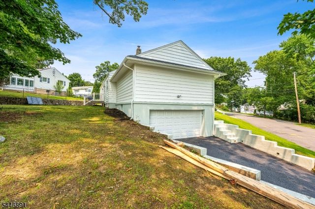 76 Dawn Ave, North Haledon Boro, NJ 07508