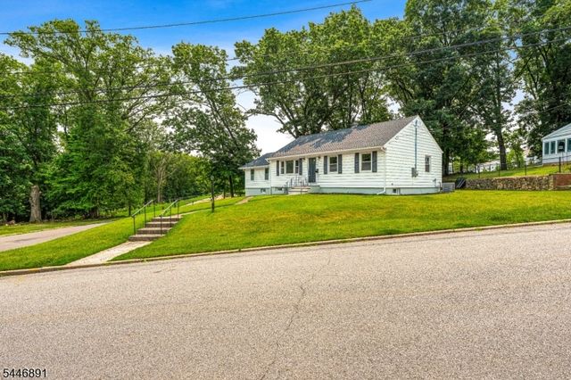 76 Dawn Ave, North Haledon Boro, NJ 07508