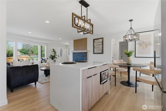 2103 S 249th Street, Kent, WA 98032