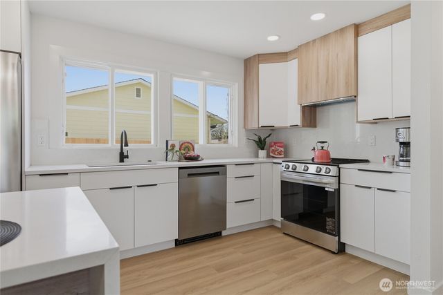 2103 S 249th Street, Kent, WA 98032