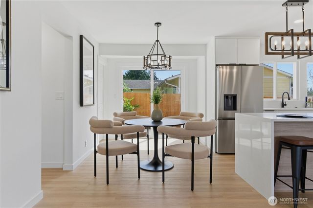 2103 S 249th Street, Kent, WA 98032