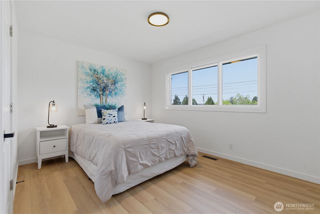 2103 S 249th Street, Kent, WA 98032