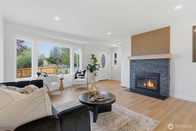 2103 S 249th Street, Kent, WA 98032