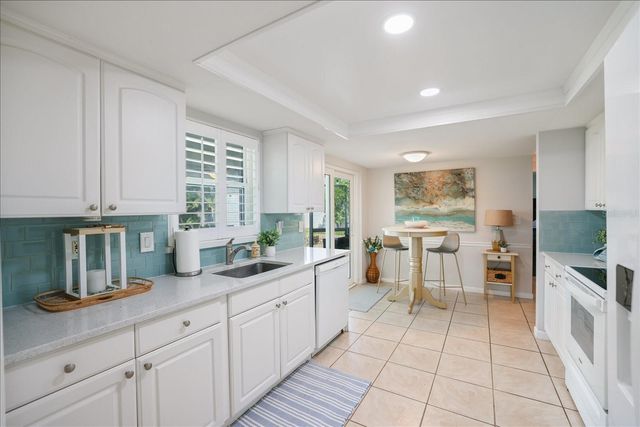 1330 CAMBRIDGE DRIVE, Venice, FL 34293