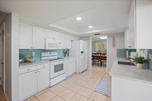 1330 CAMBRIDGE DRIVE, Venice, FL 34293