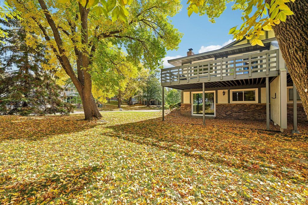 6852 Macbeth Circle, Woodbury, MN 55125 — photo 2