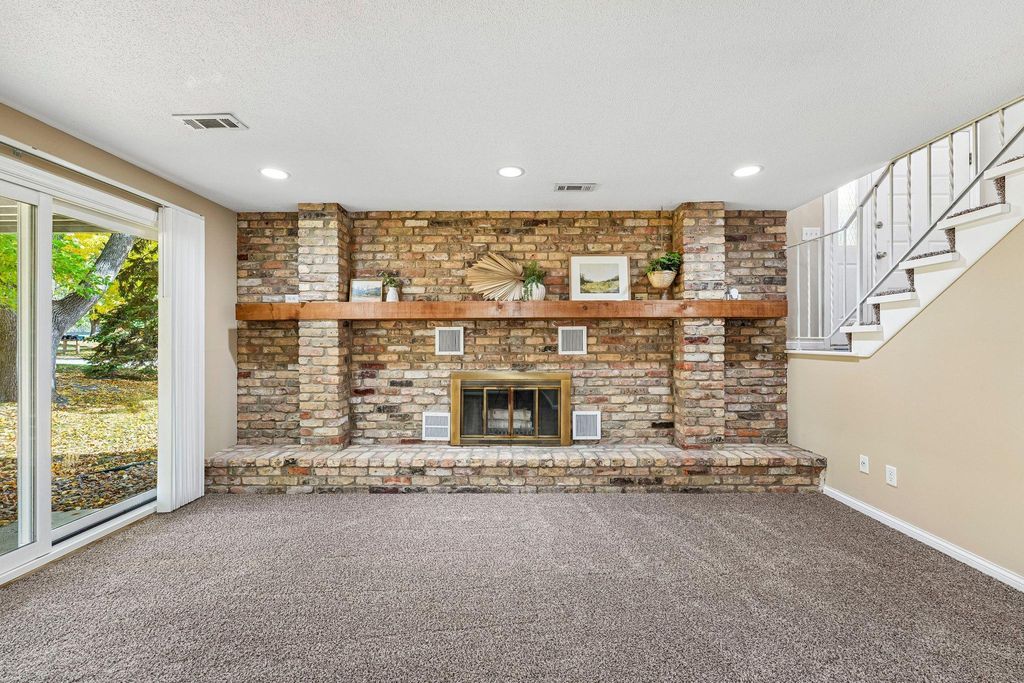 6852 Macbeth Circle, Woodbury, MN 55125 — photo 5