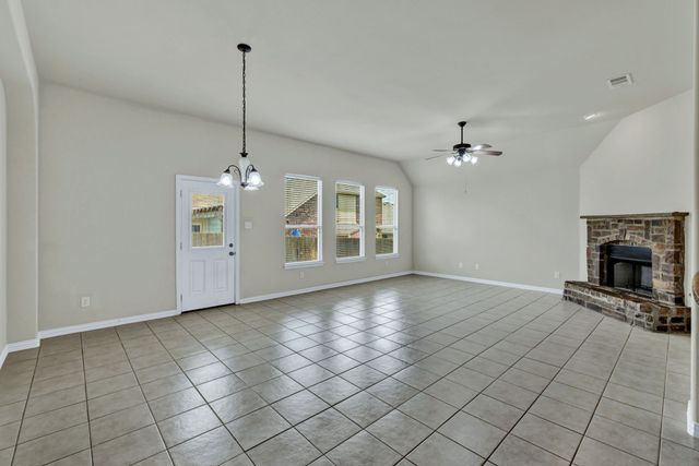 729 Red Elm Lane, Fort Worth, TX 76131