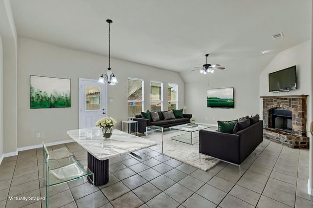 729 Red Elm Lane, Fort Worth, TX 76131