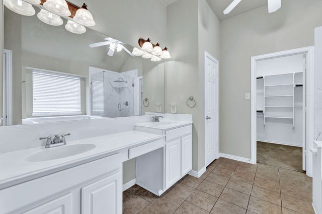 729 Red Elm Lane, Fort Worth, TX 76131
