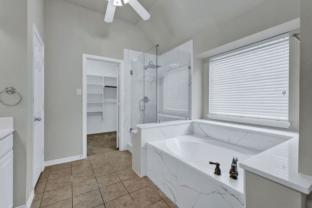 729 Red Elm Lane, Fort Worth, TX 76131