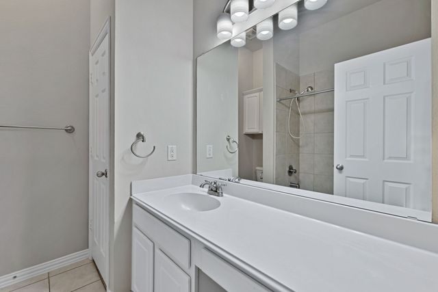 729 Red Elm Lane, Fort Worth, TX 76131