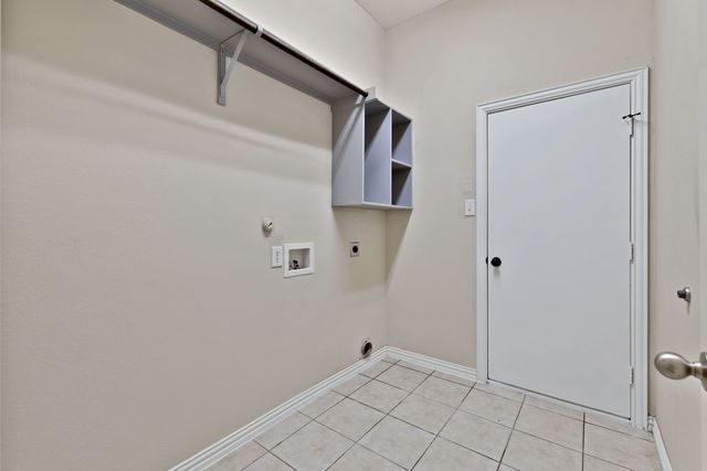 729 Red Elm Lane, Fort Worth, TX 76131