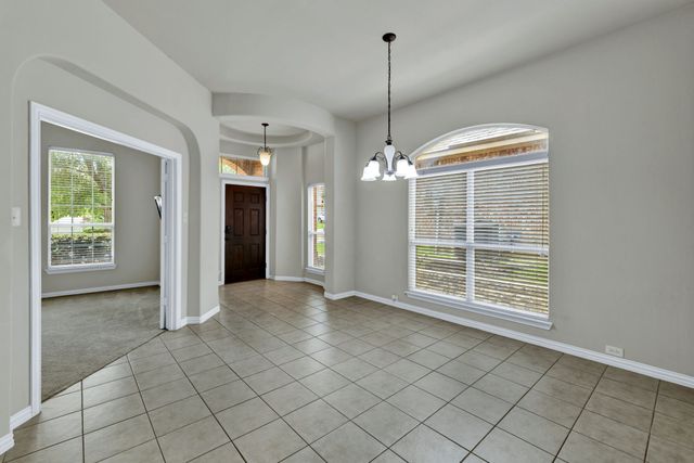 729 Red Elm Lane, Fort Worth, TX 76131