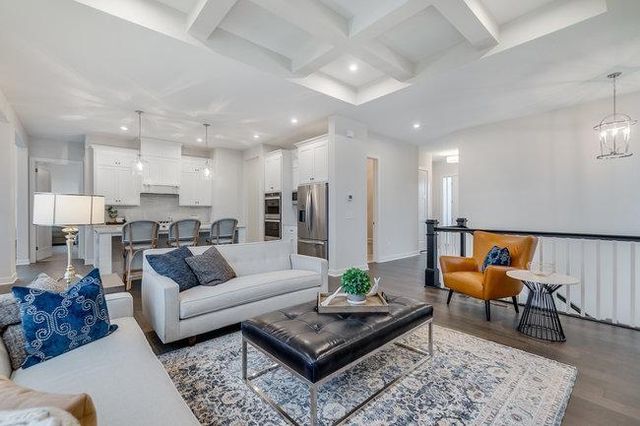 5881 Freeland Alcove N, Hugo, MN 55038