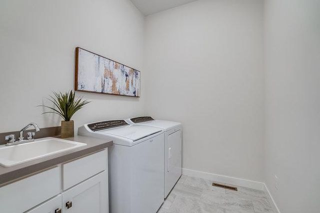 5881 Freeland Alcove N, Hugo, MN 55038