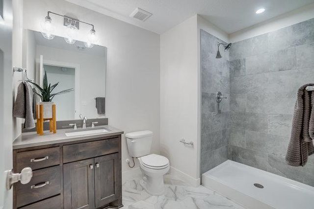 5881 Freeland Alcove N, Hugo, MN 55038