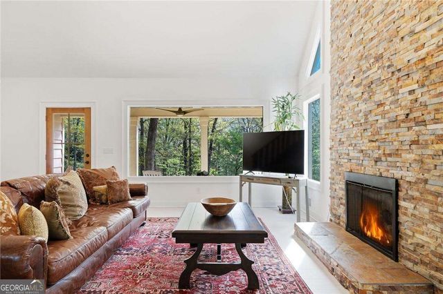 793 Cardinal Cove, Woodstock, GA 30188