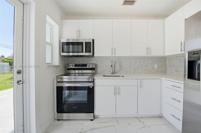 6785 SW 17th Street, Miami, FL 33155