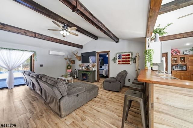 8 Martha St, Sandyston Twp., NJ 07826