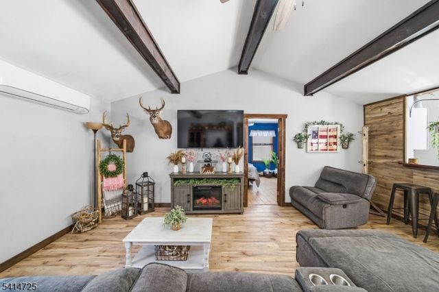 8 Martha St, Sandyston Twp., NJ 07826