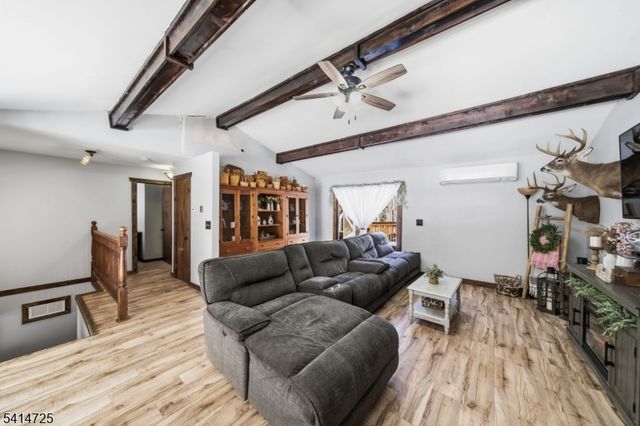 8 Martha St, Sandyston Twp., NJ 07826