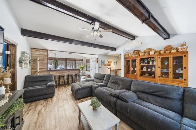 8 Martha St, Sandyston Twp., NJ 07826