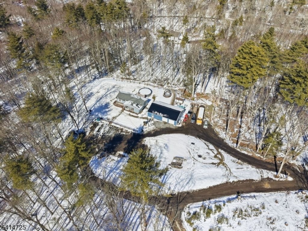 8 Martha St, Sandyston Twp., NJ 07826