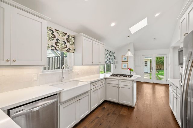 8014 Meadowvale Drive, Houston, TX 77063
