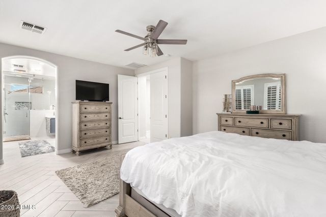 20365 E SONOQUI Boulevard, Queen Creek, AZ 85142