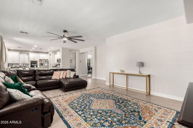 20365 E SONOQUI Boulevard, Queen Creek, AZ 85142