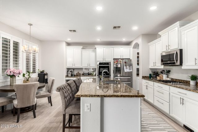 20365 E SONOQUI Boulevard, Queen Creek, AZ 85142