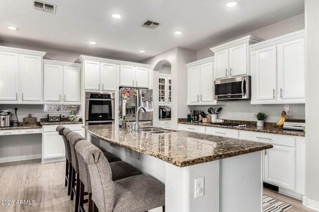 20365 E SONOQUI Boulevard, Queen Creek, AZ 85142