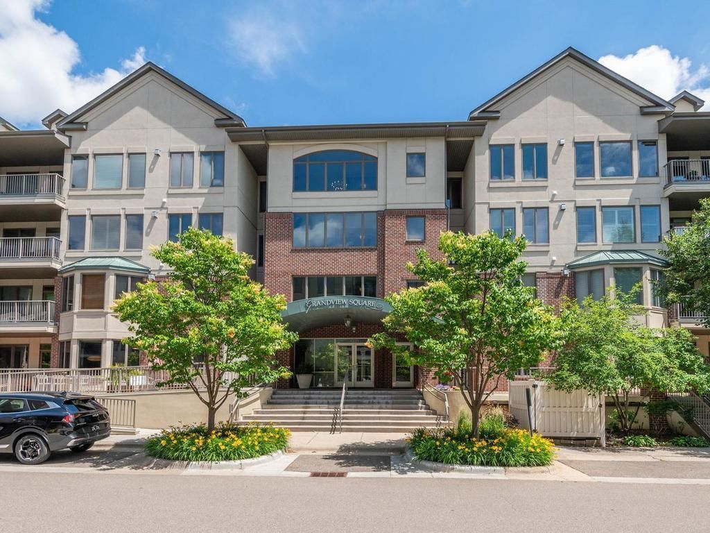 5225 Grandview Square 210, Edina, MN 55436 — exterior