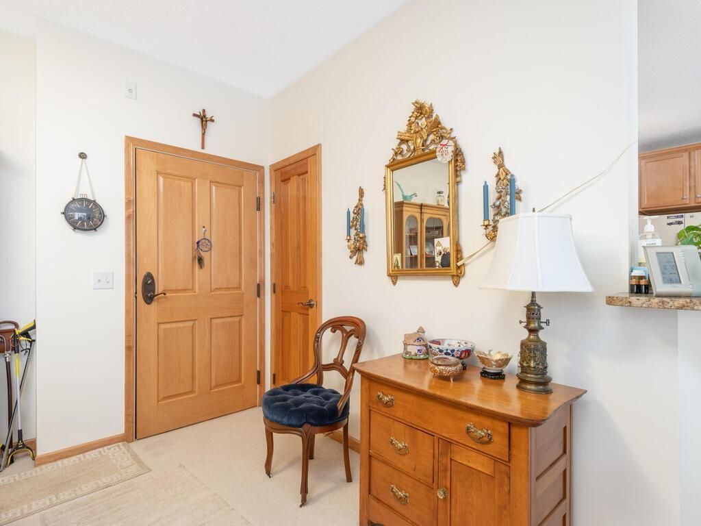 5225 Grandview Square 210, Edina, MN 55436 — photo 2