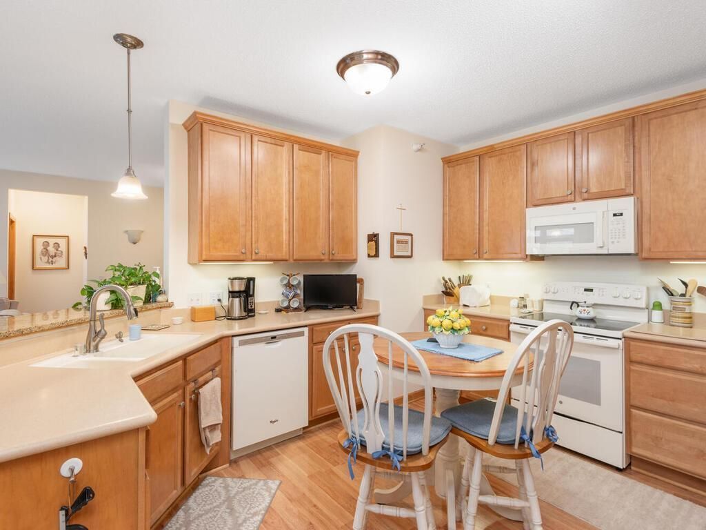 5225 Grandview Square 210, Edina, MN 55436 — photo 5