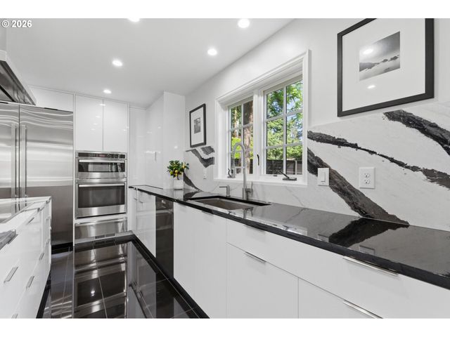 3712 SOUTHSHORE Blvd, Lake Oswego, OR 97035