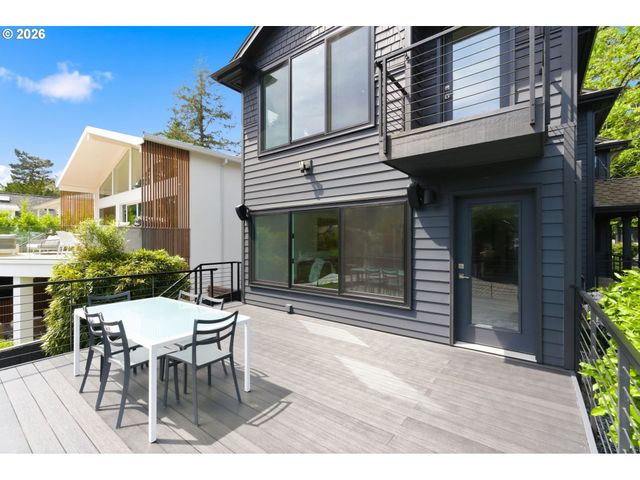 3712 SOUTHSHORE Blvd, Lake Oswego, OR 97035