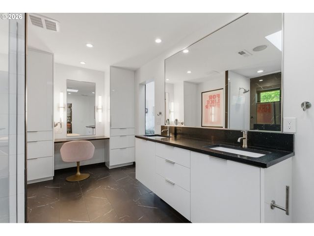 3712 SOUTHSHORE Blvd, Lake Oswego, OR 97035