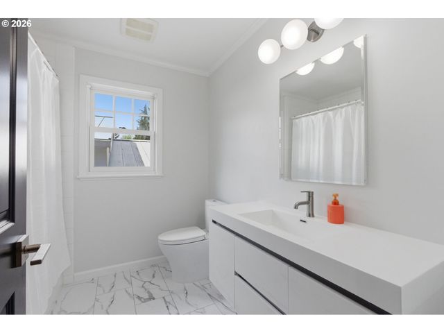 3712 SOUTHSHORE Blvd, Lake Oswego, OR 97035